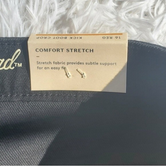 Universal Thread Black High Rise Boot Crop Jeans - Picture 4 of 8